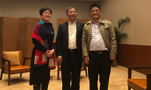 镇江市市长张叶飞接见摩域体育平台董事长杨冰之一行